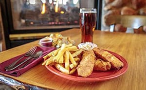 Flat Creek Restaurants and Saloon Fish Fry - Hayward Lakes Eat
